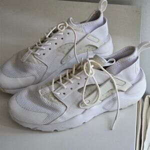 Nike Air Huarache Run Triple White – Size 6Y / Women’s 7.5 – 847569-100